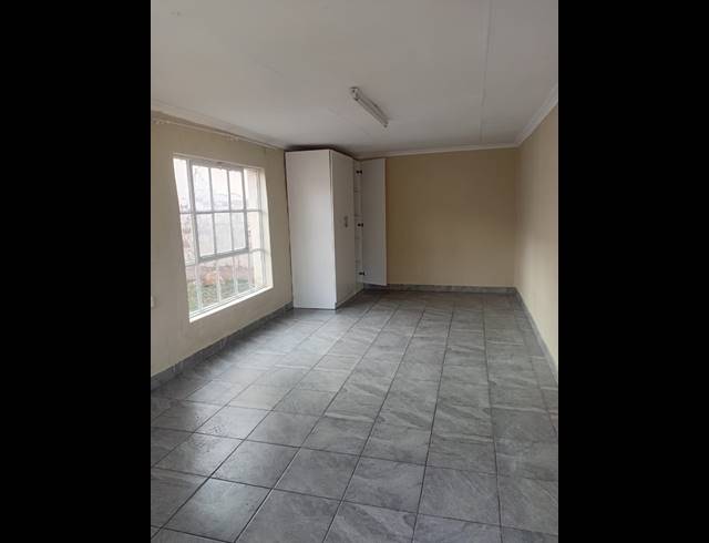 1 bed property to rent in HOUGHTON ESTATE